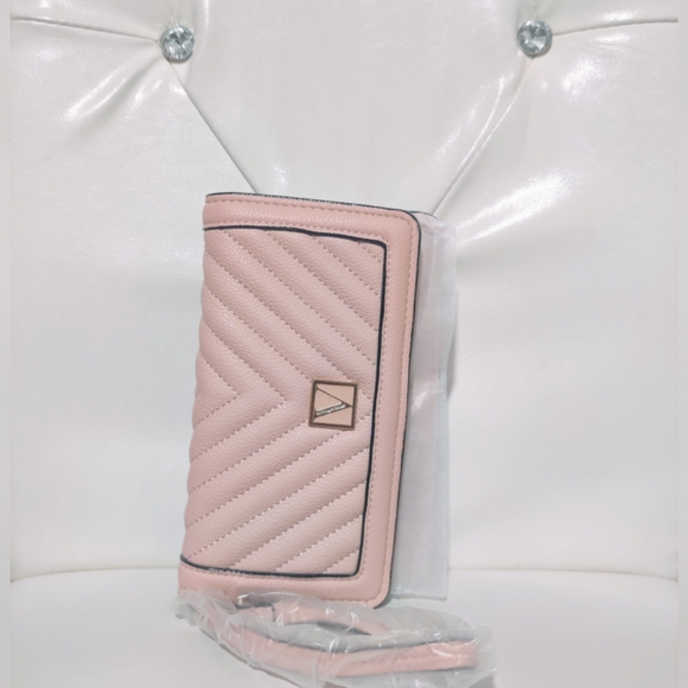 VS Wristlet Wallet